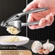 thumbnail image 4 of Prensadora de Ajo Trituradora Exprimidor Machacador Míncher Acero Inoxidable Herramienta Manual de Cocina, 4 of 8