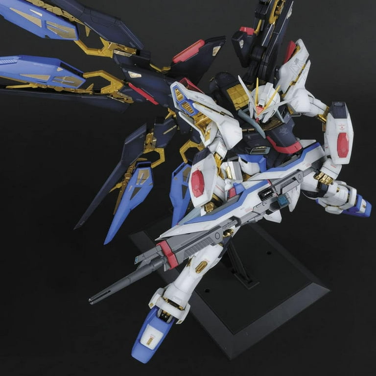 Amazon.com: Bandai Hobby Strike Freedom Gundam, Bandai