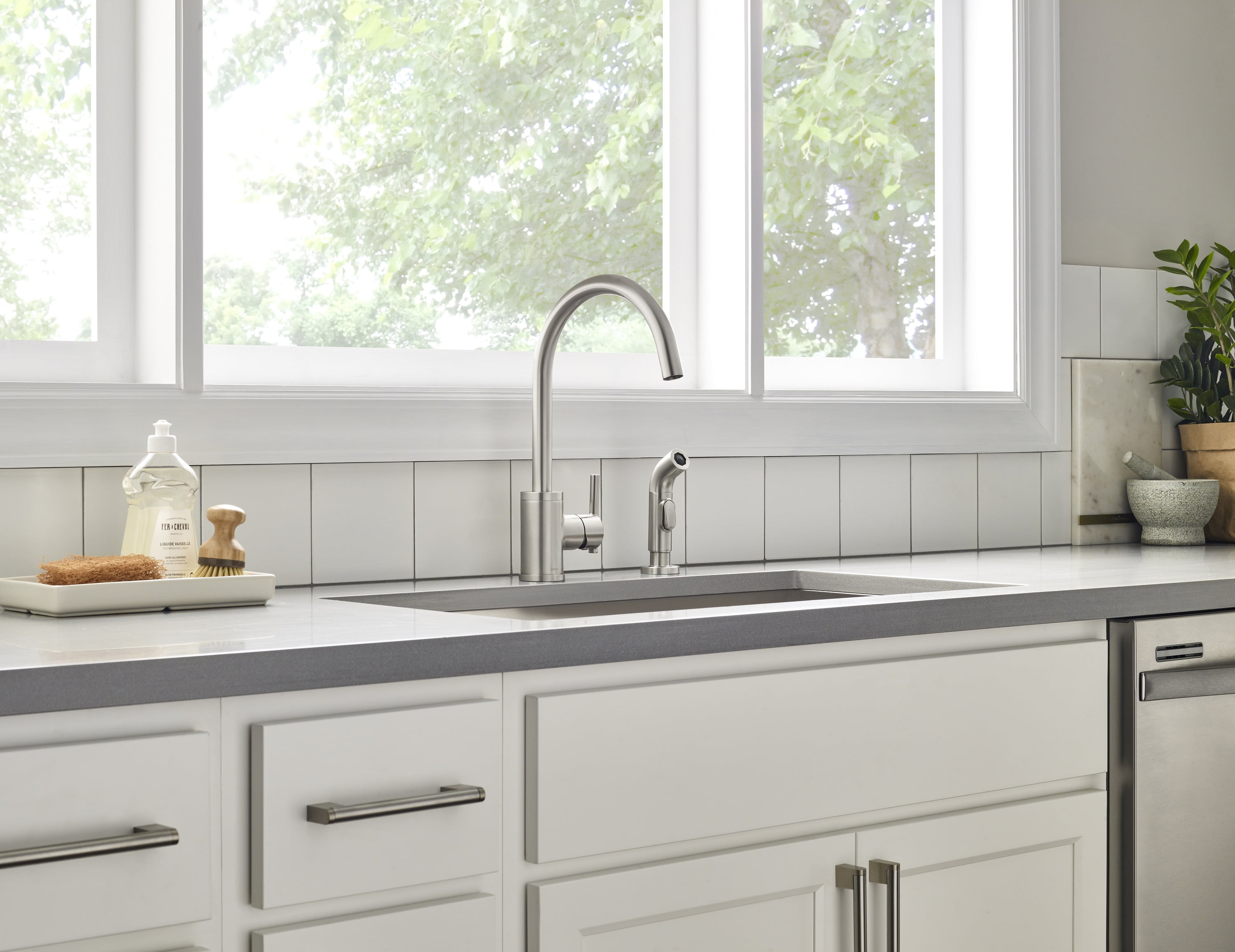 Danze Parma Single Handle Kitchen Faucet with Side Spray, Stainless Steel