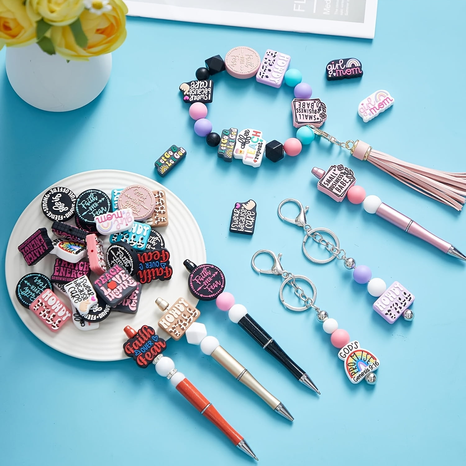 50 piezas de cuentas de silicona multicolor y multidiseño - Cuentas sueltas de animales en 3D para hacer joyería DIY, llaveros, pulseras y accesorios de manualidades