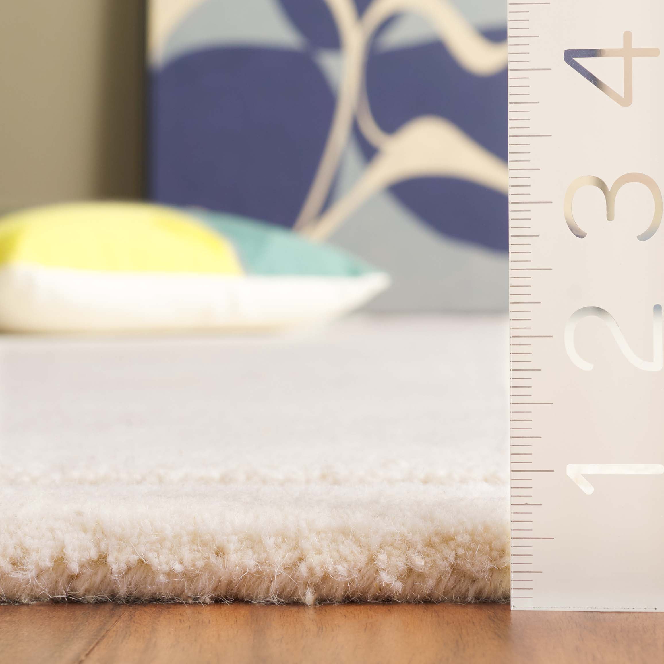SAFAVIEH Metro Winston Solid Area Rug, Ivory, 4' x 6'