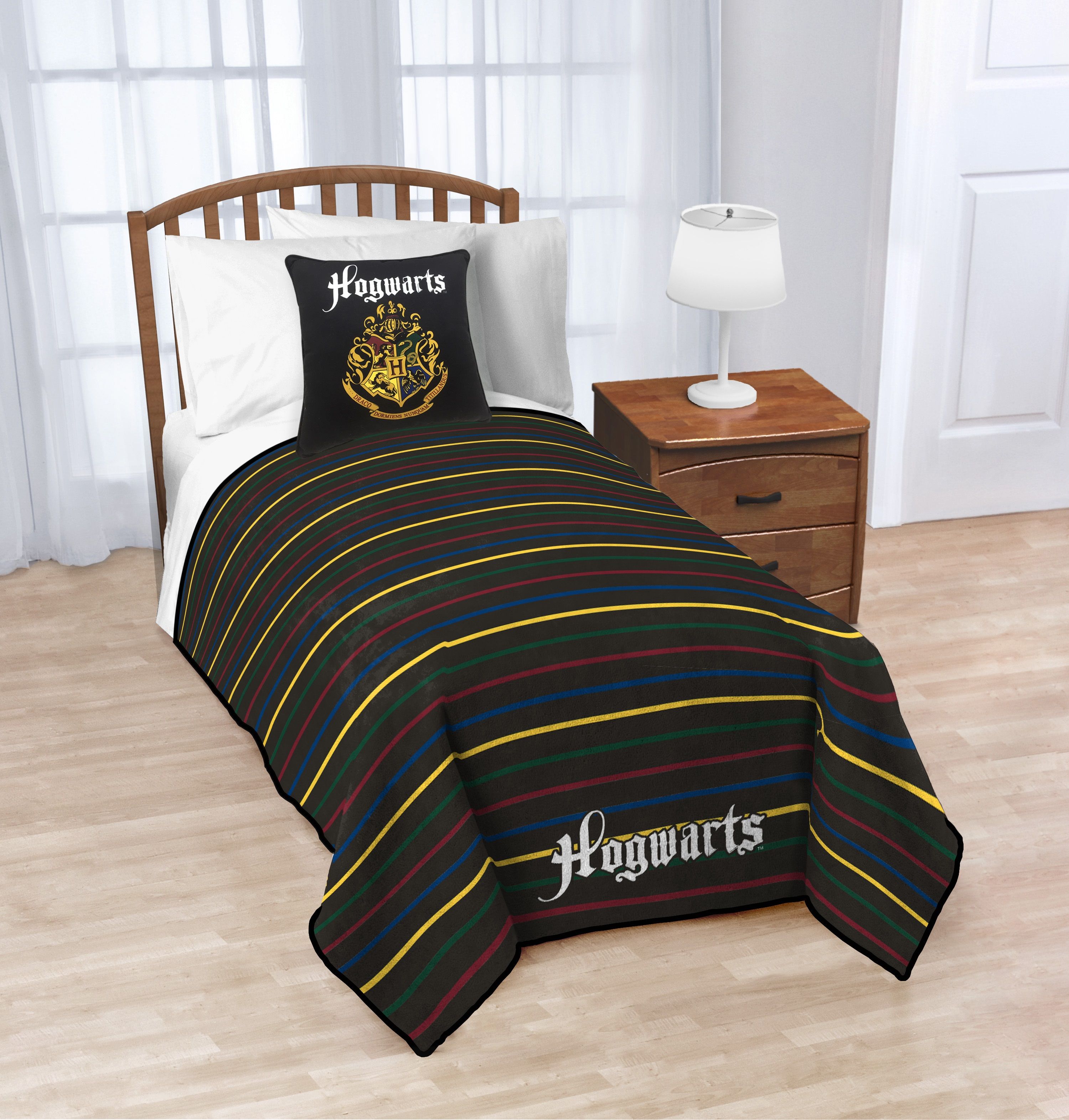 Harry Potter 'Hogwarts' 2 Piece Decorative Pillow and Blanket Set - image 2 of 5