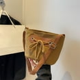 thumbnail image 1 of Bolso de hombro de moda | Bolso bandolera para mujer | Bolso de mensajero casual | Correa ajustable | Poliéster | Se adapta a las llaves de la billetera del teléfono | Estilo versátil | 22x16x11cm |, 1 of 5
