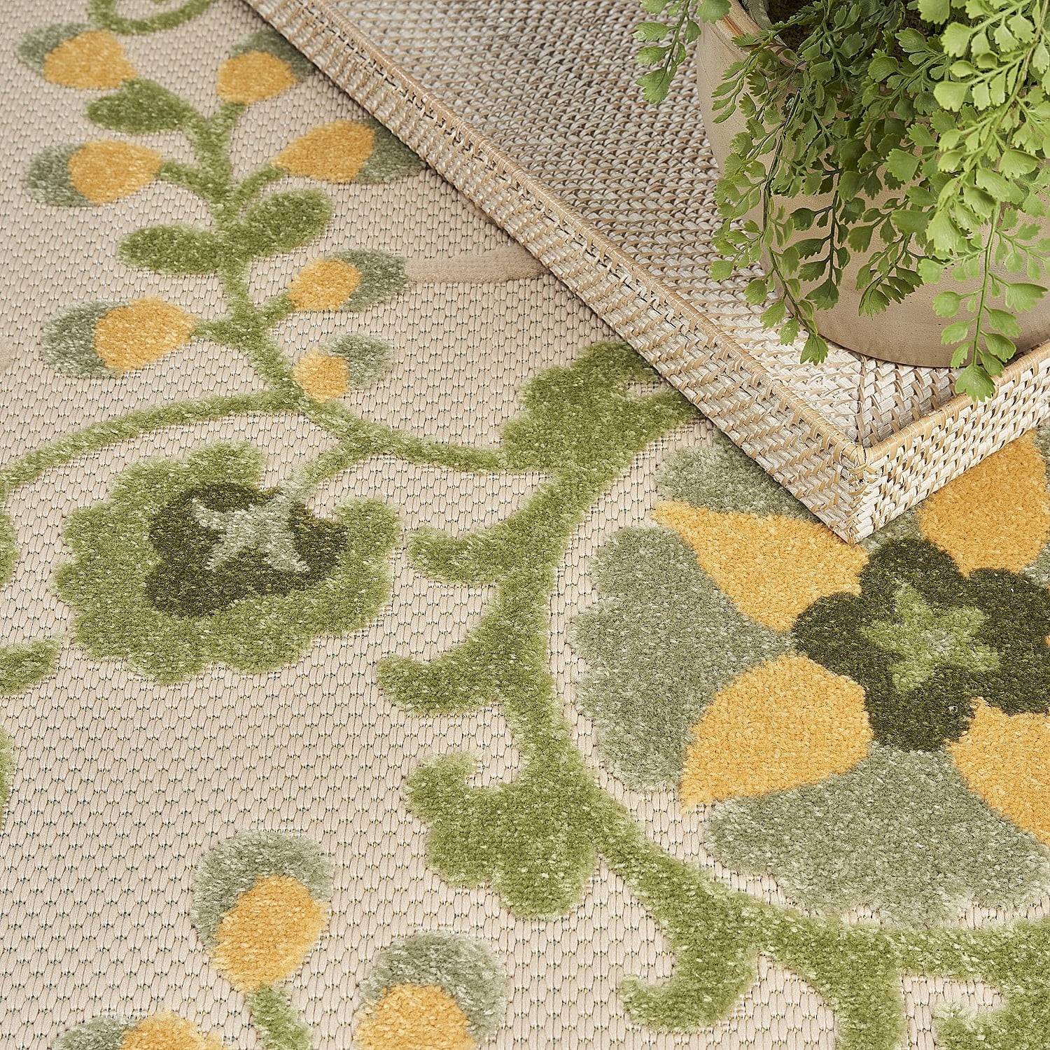 Nourison Aloha Farmhouse Indoor/Outdoor Ivory Green 3'6" x 5'6" Area Rug (4x6)