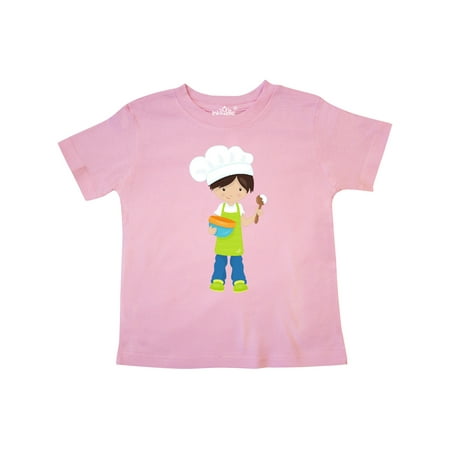 

Inktastic Boy Baking Boy With Green Apron Brown Hair Gift Toddler Boy Girl T-Shirt