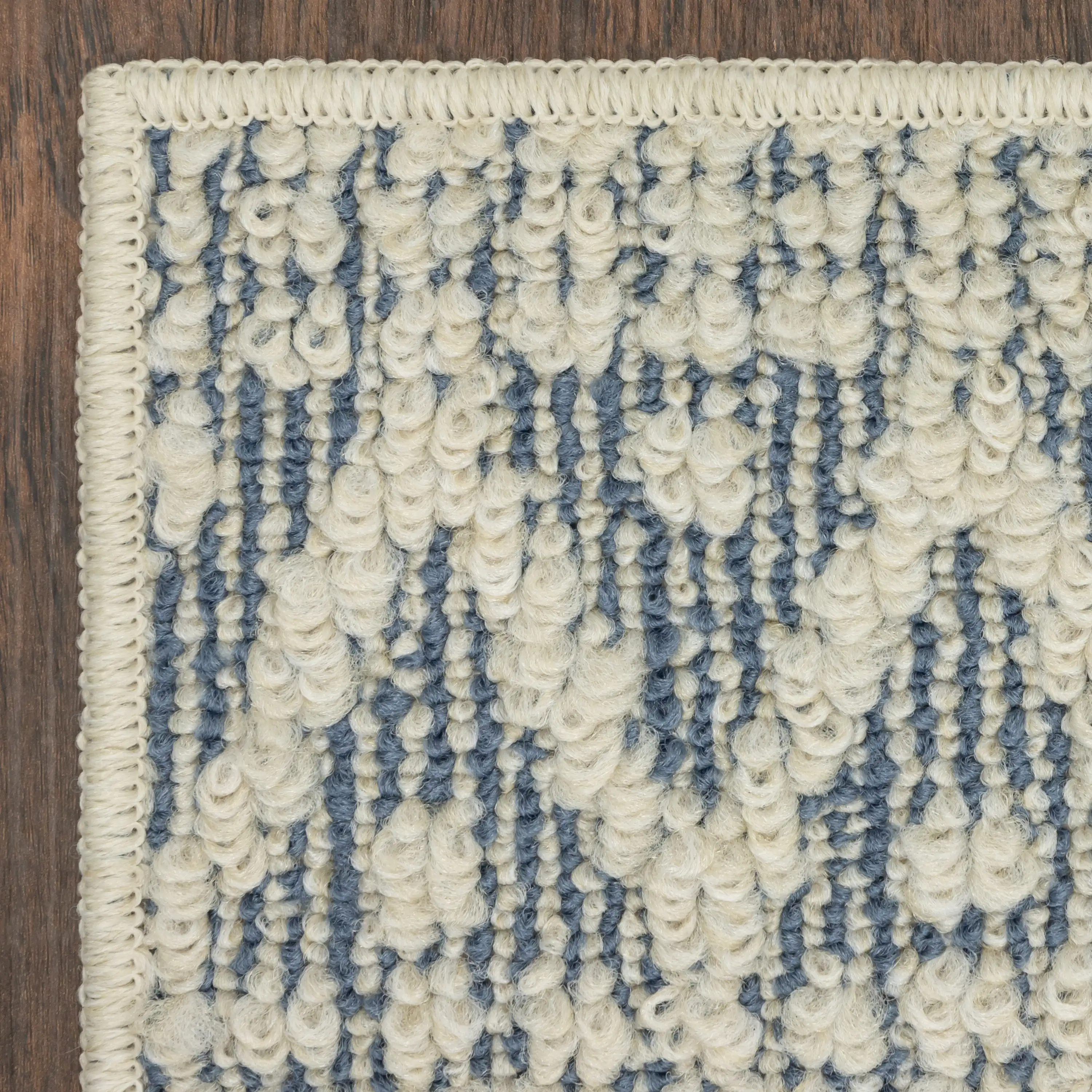 Mainstays Traditional Blue Diamond High-Low Pile Indoor Area Rug, 7'x10'