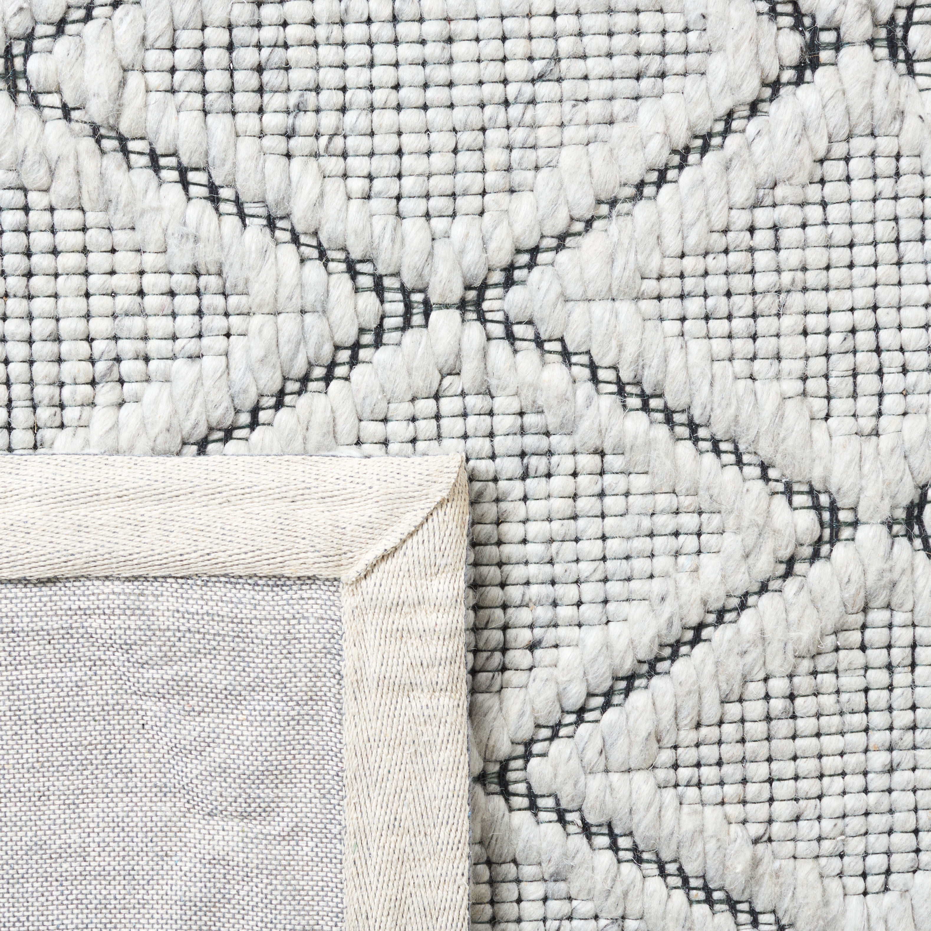 SAFAVIEH Marbella Aniyah Diamond Area Rug, Light Grey/Black, 8' x 10'