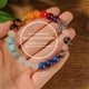 thumbnail image 4 of Pulsera de cristal natural para hombre y mujer con cordón elástico y cuentas de piedra, para uso diario, estilo boho, joya unisex ajustable, 4 of 7