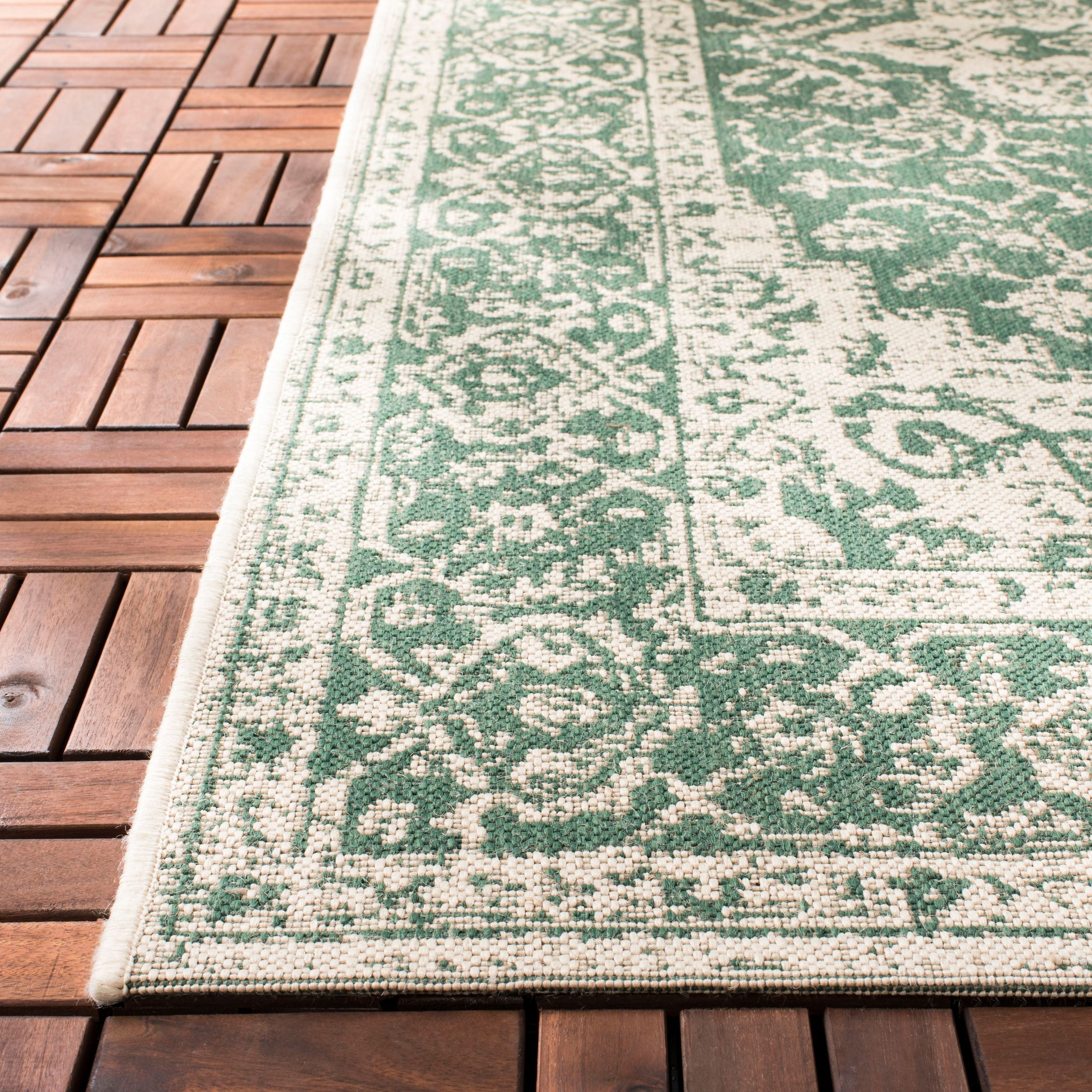 Safavieh Beach House Mai Traditional Outdoor Area Rug, Green/Cream, 6'7" x 6'7" Square