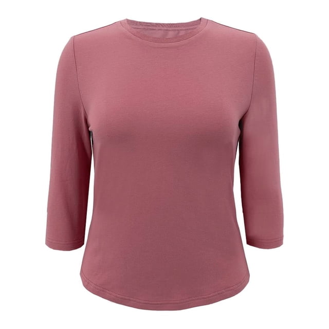 Playera George para mujer, manga al codo y cuello redondo, corte plus en color rosa. Esta prenda ergonómica ofrece comodidad y libertad de movimiento durante todo el día, ideal para moda básica y uso diario, y adecuada para combinar con prendas casuales.