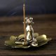 thumbnail image 1 of Estatua de rana de meditación, estatuilla de latón, soporte de incienso de rana, quemador de incienso con bandeja para recoger cenizas, 2, 1 of 5