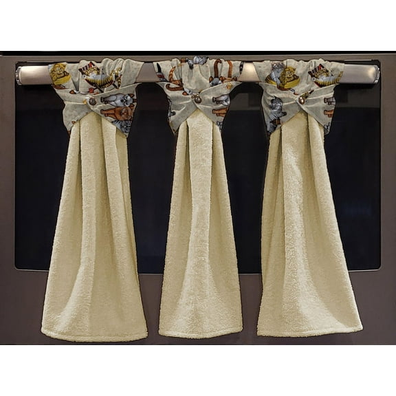 Beach Cats Wraparound Snap Hanging Towels (Set of 2) by Penny's Needful Things (Terrycloth Color: Yellow)