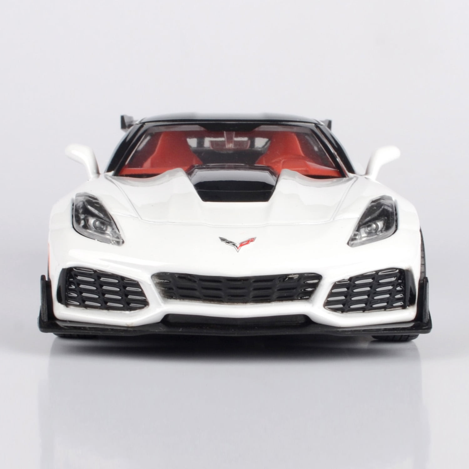 1:24 Die Cast Motormax 2019 7th Generation Corvette ZR1 Sports Coupe. Part of the History of Corvettes Collection