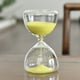 thumbnail image 4 of Temporizador de reloj de arena de 5 minutos - temporizador circular de arena para decoración de escritorio, adorno de despacho, vidrio de alto borosilicato, 6x6x10,5cm, 4 of 5