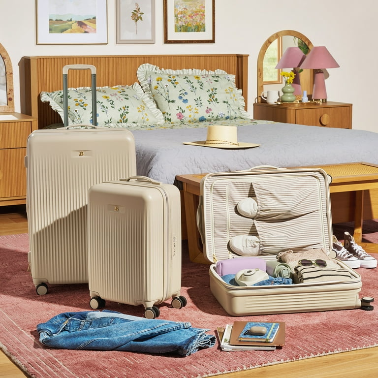 Beautiful 28-inch Checked Expandable Hardside Upright Luggage by