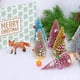 thumbnail image 5 of Mini árboles de Navidad Yookat, 12 unidades con base de madera, 10 cm, 12 colores, 5 of 7