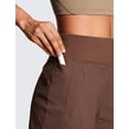 thumbnail image 4 of Shorts CRZ YOGA de tiro medio con costura interna de 10 cm y bolsillos con cierre marrón, 4 of 4