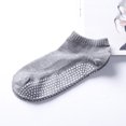 thumbnail image 1 of Calcetines de yoga de poliéster y algodón antideslizantes para hombre, calcetines deportivos antideslizantes para educación temprana para hombre, 1 of 6
