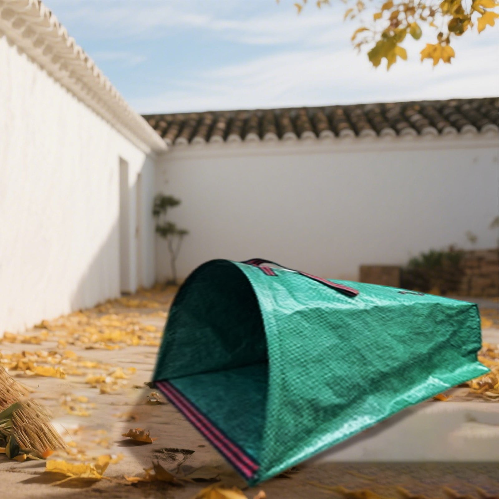 Large Capacity Outdoor Yard Waste Leaf Collector Dustpan Type Rain Proof PP Material Gardening Tool for Efficient