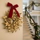 thumbnail image 1 of Corona navideña de hojas doradas con lazo | Elegante decoración navideña para puertas | Enredaderas de plástico reutilizables para la decoración festiva del hogar, 1 of 7