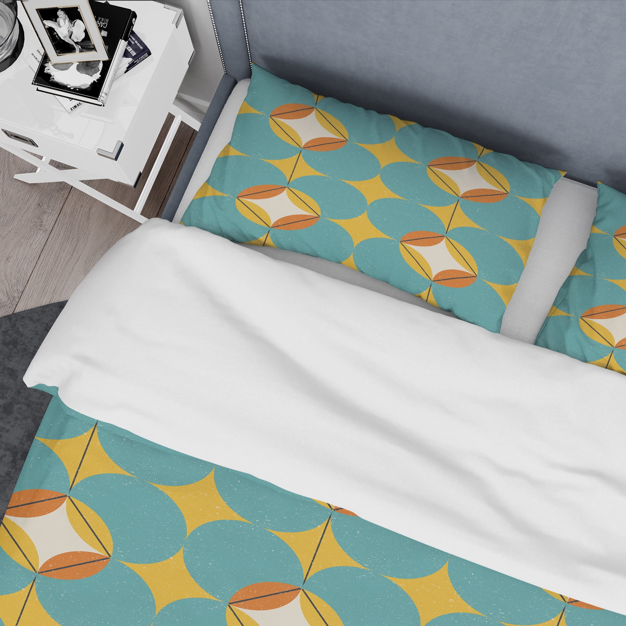 Designart 'Diamond Retro IV' Mid-Century Modern Duvet Cover Set
