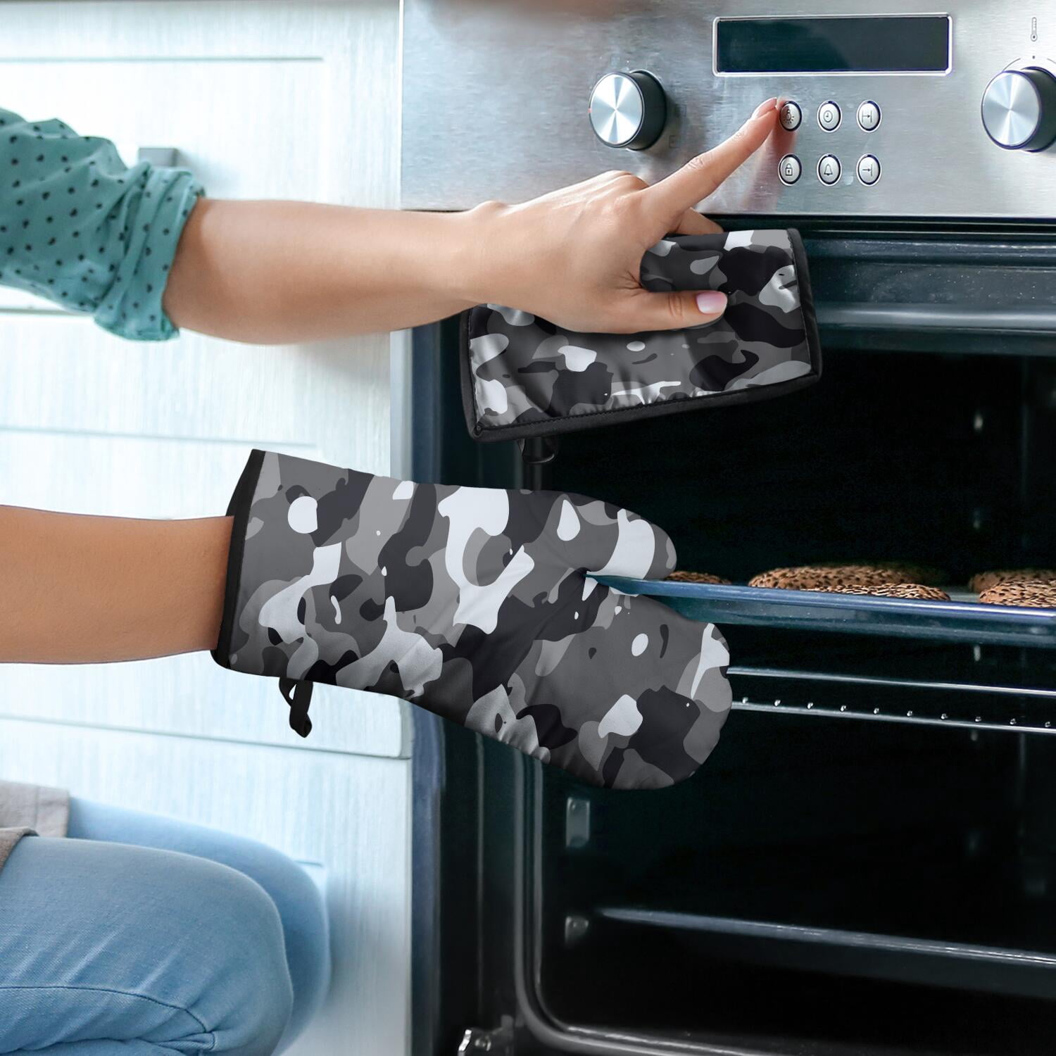 Camouflage Oven Mitts and Pot Holders Set Of 4, Heat Resistant Kitchen Gloves with Non-Slip Grip, Hanging Loop, Soft Cotton Lining for Baking, Cooking, Grilling, Barbecue