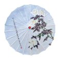 thumbnail image 1 of Paraguas de papel chino engrasado, resistente a la lluvia, versátil, de 82 cm, para decoración de eventos. rosas blancas, 1 of 9