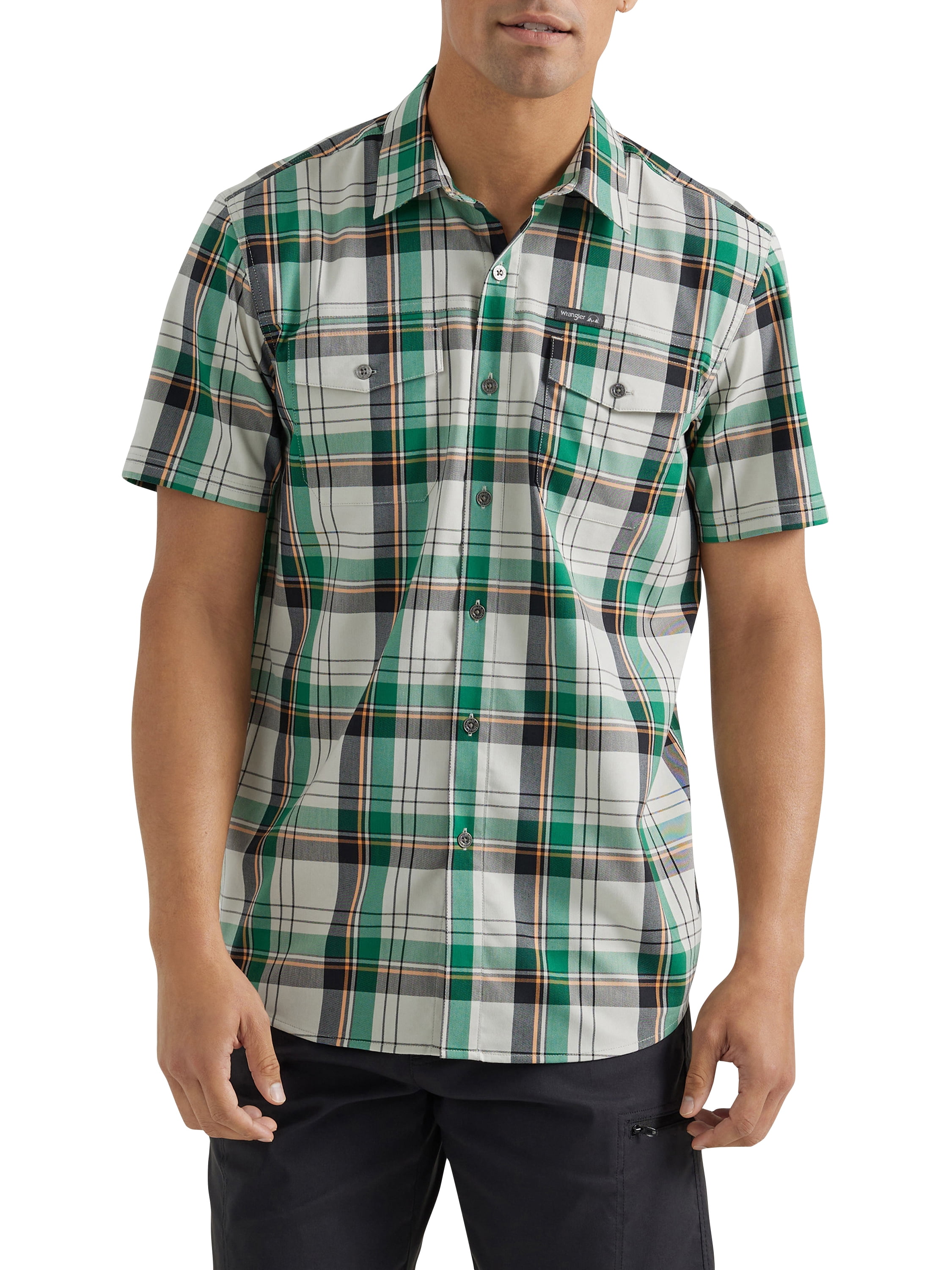Wrangler Men's Outdoor Short Sleeve Utility Shirt with Moisture