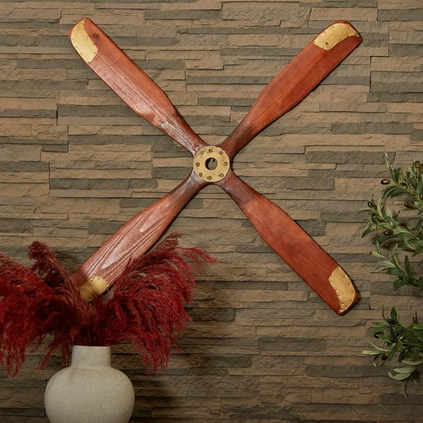 DecMode Indoor Brown Wood Industrial Airplane Propeller Wall Decor