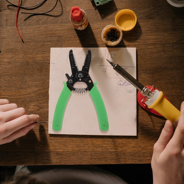 NUOLUX Pinzas Pelacables Multifuncionales Para Proyectos Eléctricos Uso Color Verde