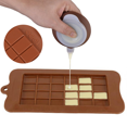 thumbnail image 2 of Molde de silicona para chocolate, diseño clásico, superficie antiadherente, silicona de grado alimenticio, resistente al calor, flexible y resistente, fácil de liberar, apto para lavavajillas, para, 2 of 8