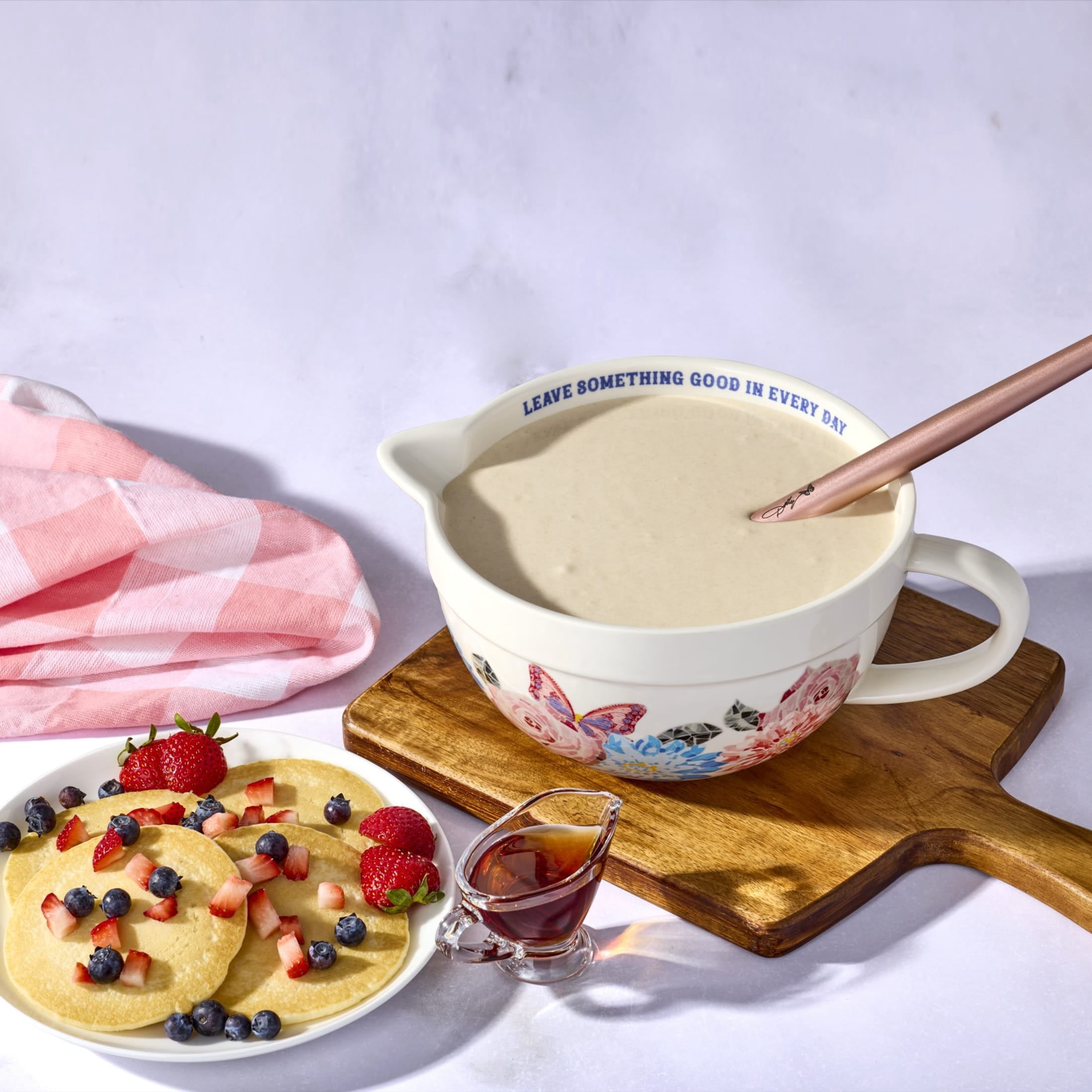 Dolly Parton 2.5 Quarts Ceramic Batter Bowl