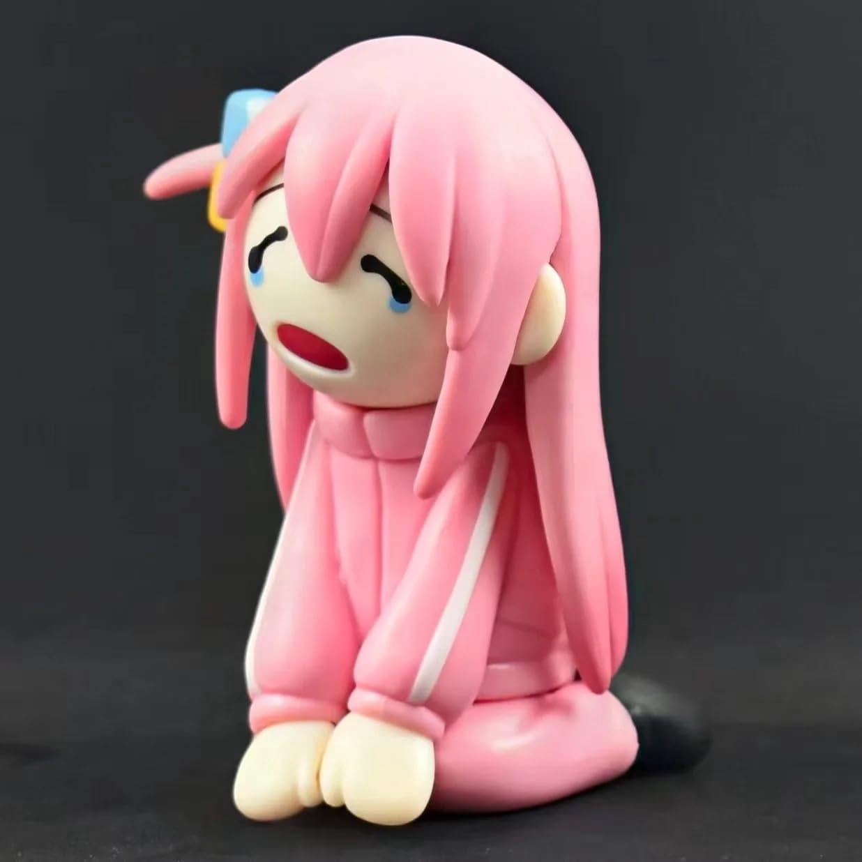Newly Gotoh Hitori Figure Sportswear Q Version Sitting Gotoh Hitori Action Figures 10cm/3.9inch PVC Collectible Handicrafts Souvenirs Anime Gifts