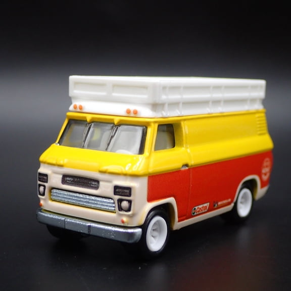 Open Box 1965-1977 FORD TRANSIT SUPER VAN CASTROL RACING 1:64 SCALE DIECAST MODEL CAR