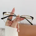 thumbnail image 1 of Retro Lady Cat Eye Glasses Frame Anti Blue Light Photochromic Glasses Computer Goggles Women Eyewear Gafas Mujer Anti Luz Azul Black gold Photochromic|https://ae01.alicdn.com/kf/S3d70f1a3d4444c489a6a9, 1 of 6