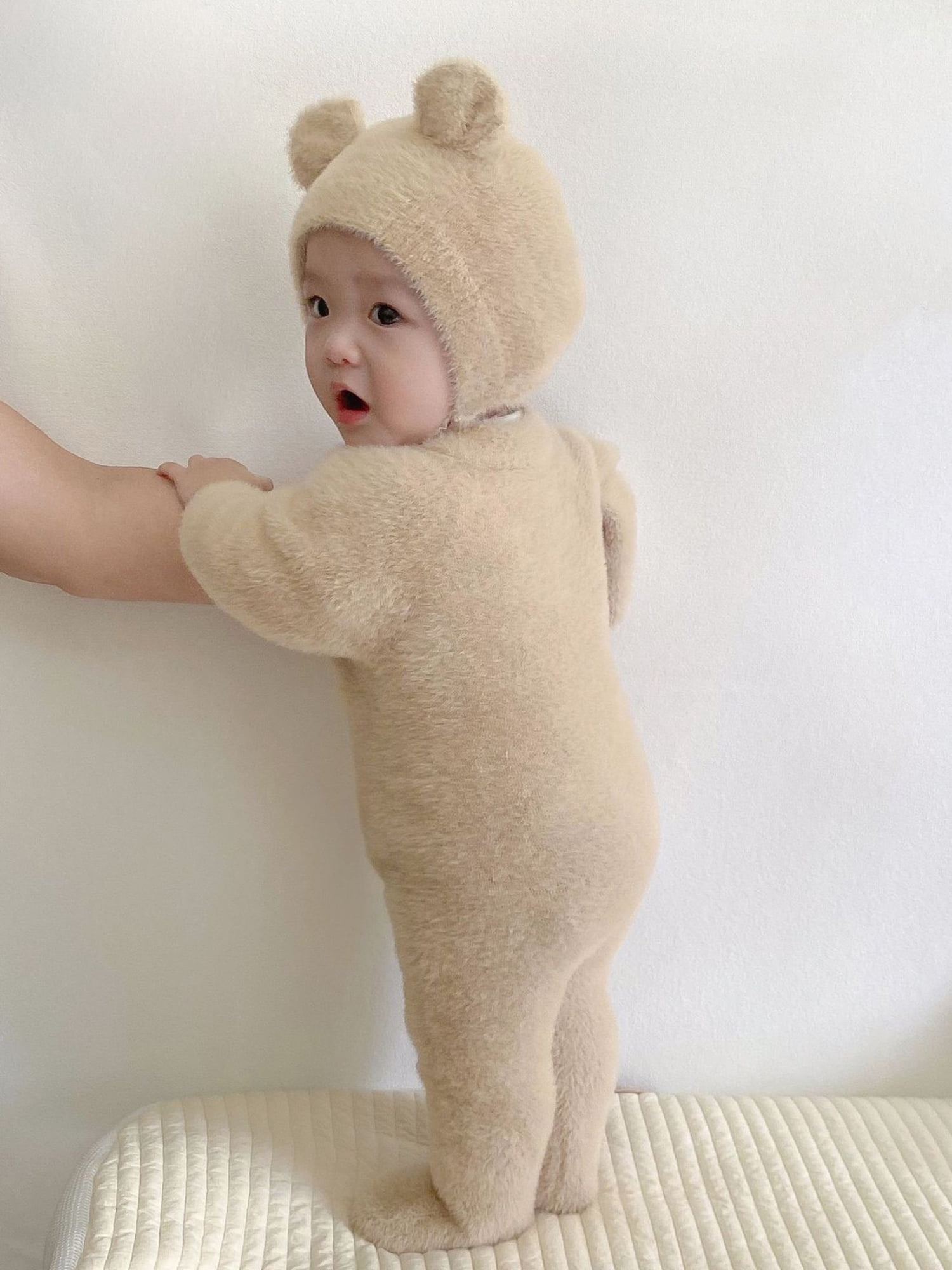 Arvbitana Infant Baby Girl Boy Plush Jumpsuit Long Sleeve Round Neck Button Closure Solid Color Playsuit  + Hat Winter Warm One Pieces Clothes for Infant 2Pcs 0-24M