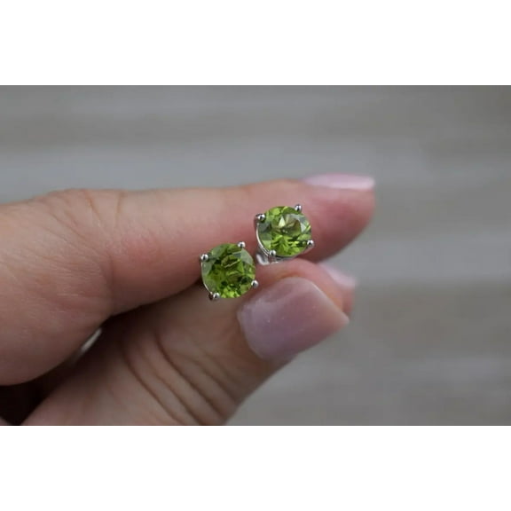Mangal Jewels 3 Ct Round Cut 4mm Peridot Solitaire Womens Stud Earrings 14k White Gold Finish