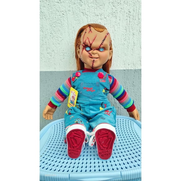 Muñeco chucky cicatrizado, cuerpo de felpa 67 cm con huellas y agujetas