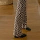 thumbnail image 3 of Pantalones acampanados Leggings estampados ajustados de talle alto largos acampanados para mujer Lady Street Brown Grid L, 3 of 5