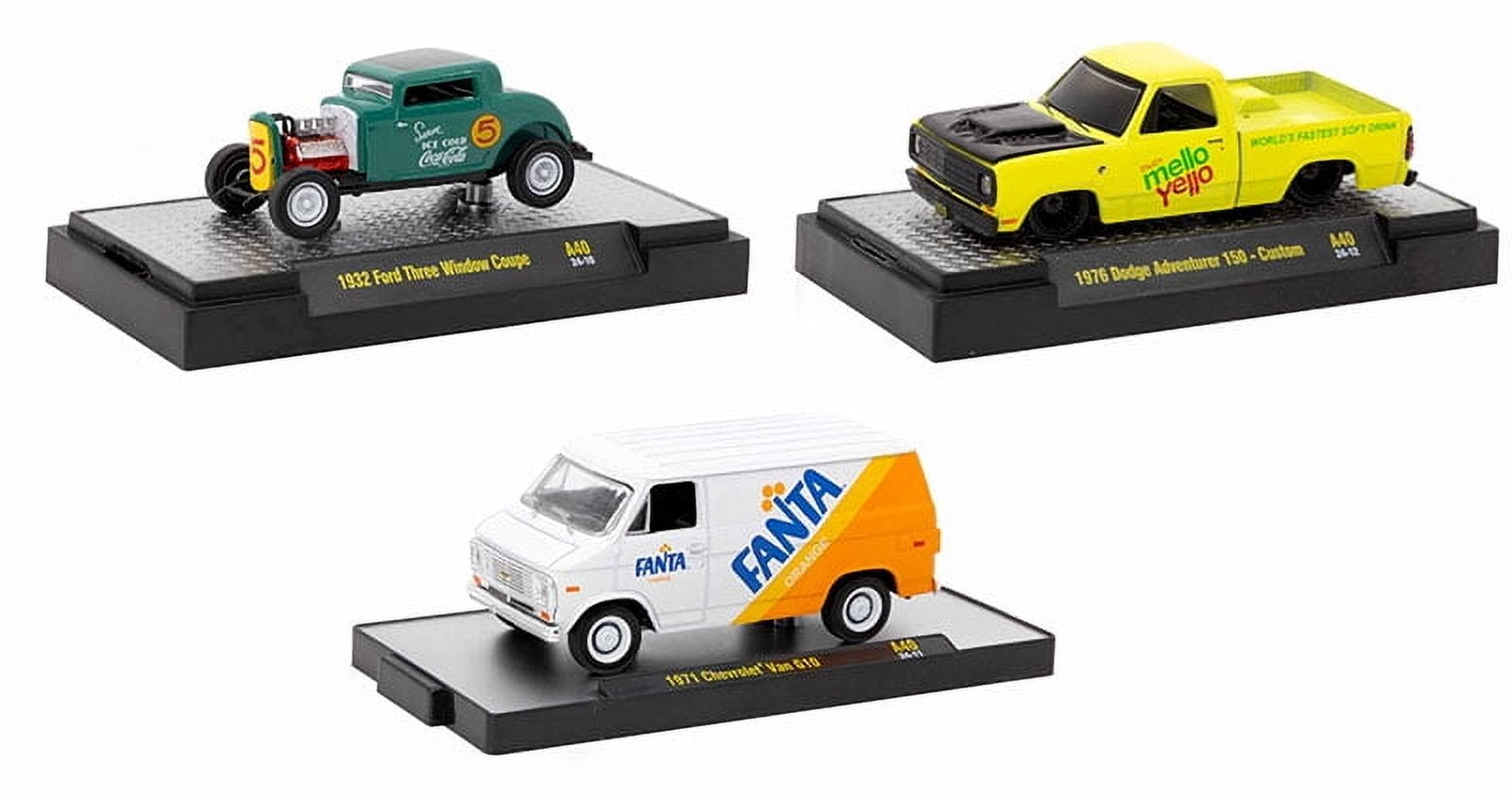 M2マシーン　コカ・コーラ　1955 DODGE  LANCER M2 Machines 1:64 ​​1955 Dodge Royal Lancer Green R88 24-40