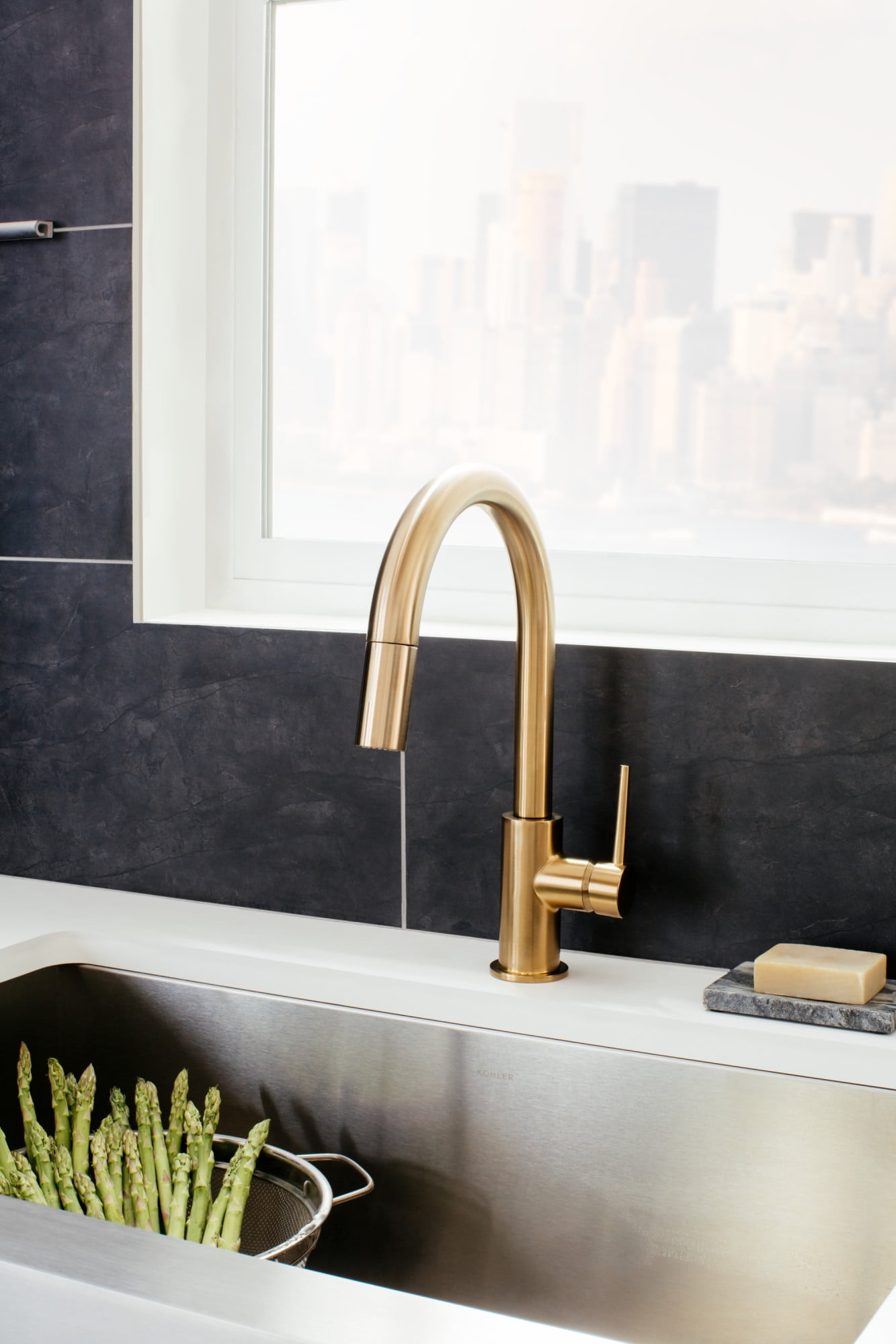 Delta Faucets Trinsic 1 Handle Kitchen Sink Faucet, Matte Black