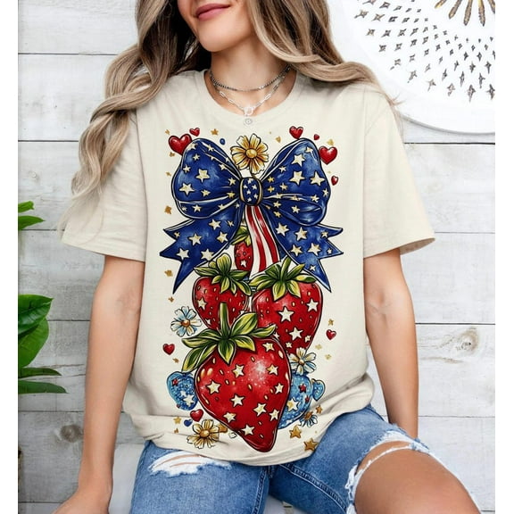 Boho Strawberry 4th of July T-Shirt – Cute Coquette Patriotic Bow Shirt with Preppy Summer Vibes