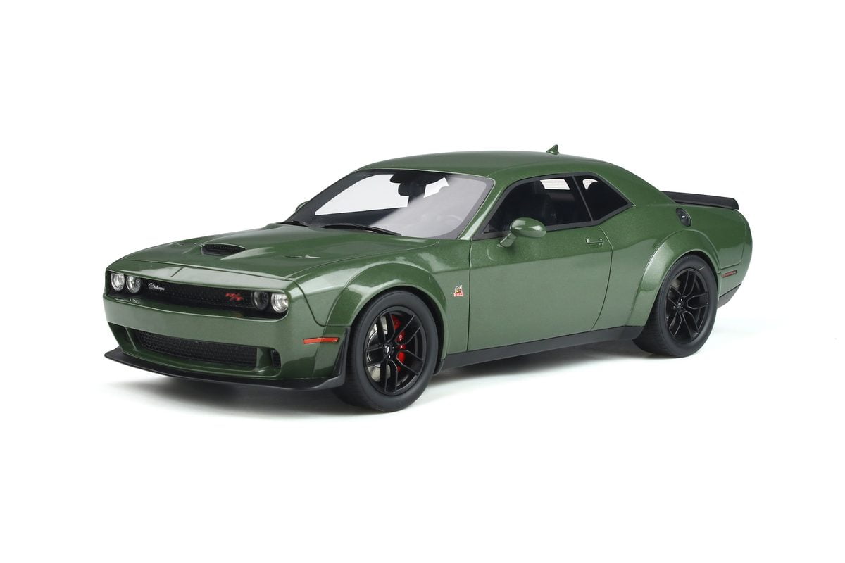 2019 Dodge Challenger R/T Scat Pack Widebody, F8 Green - GT Spirit GT815 - 1/18 scale Resin Model Toy Car