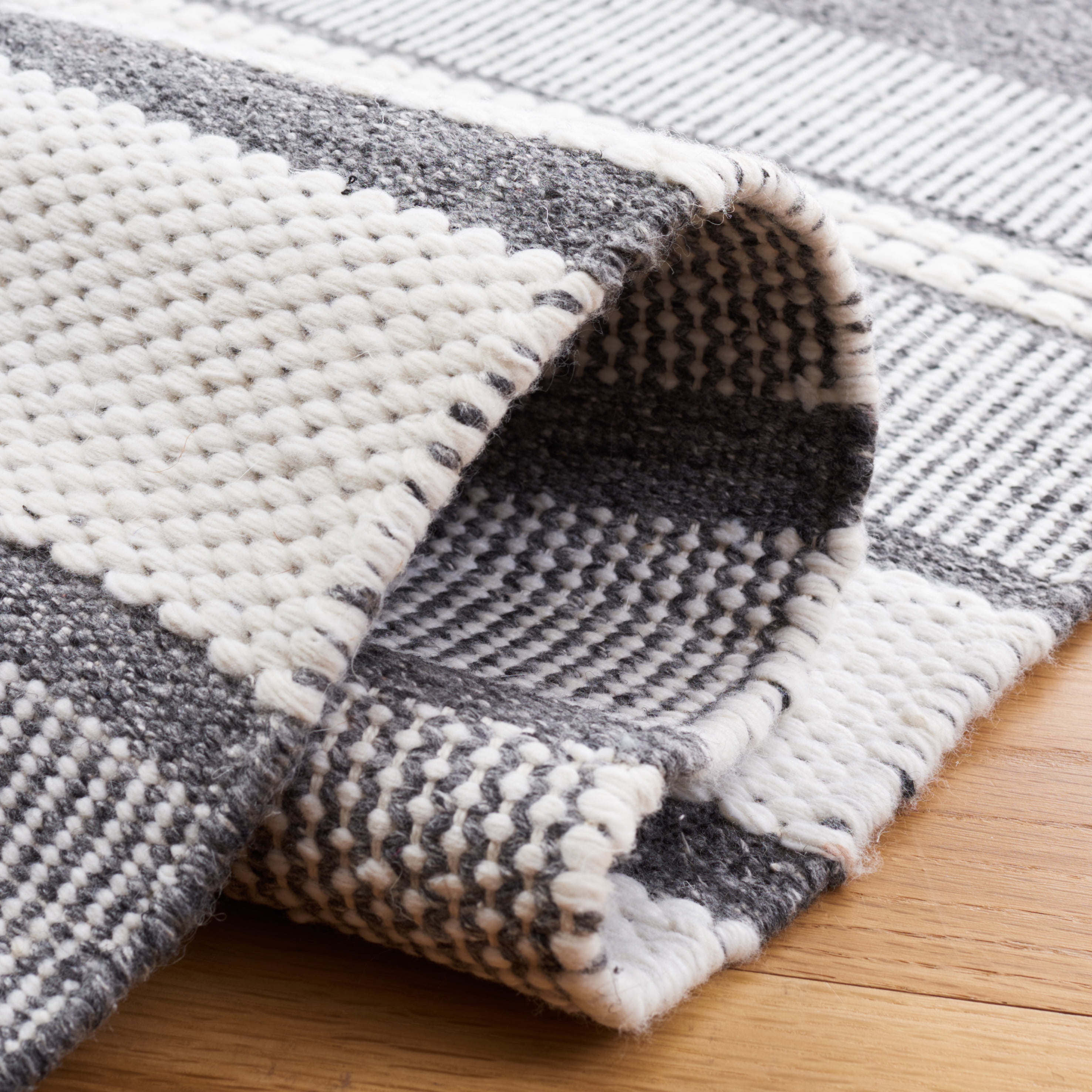 SAFAVIEH Kilim Adam Striped Polyester Area Rug, Ivory/Dark Grey, 6' x 9'