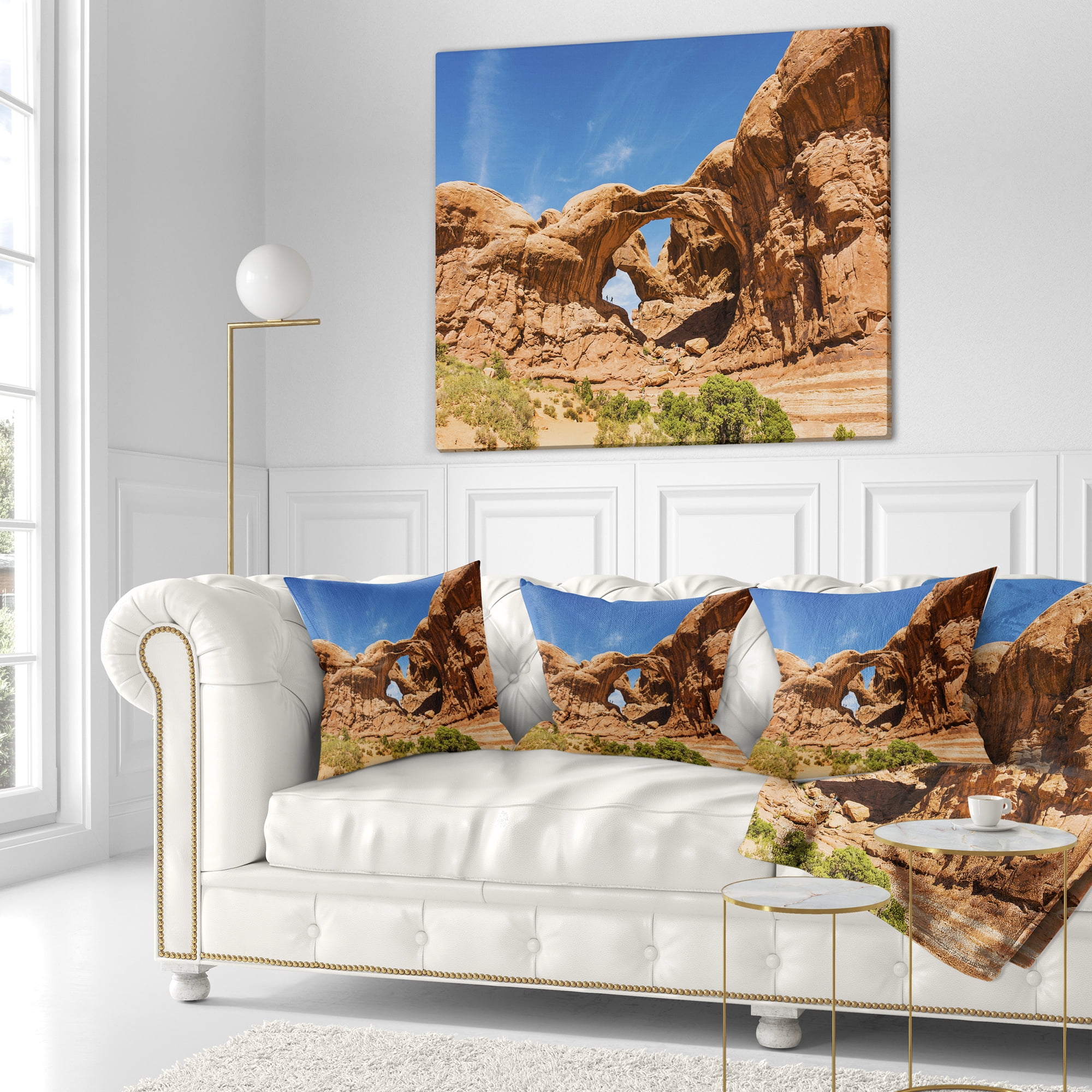 Designart Double Arch in Arches National Park - Landscape Photography Throw Pillow - 18x18