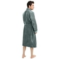 thumbnail image 2 of Bata de Baño NY Threads de Coral Fleece de Lujo para Hombre Gris Talla L-XL, 2 of 6