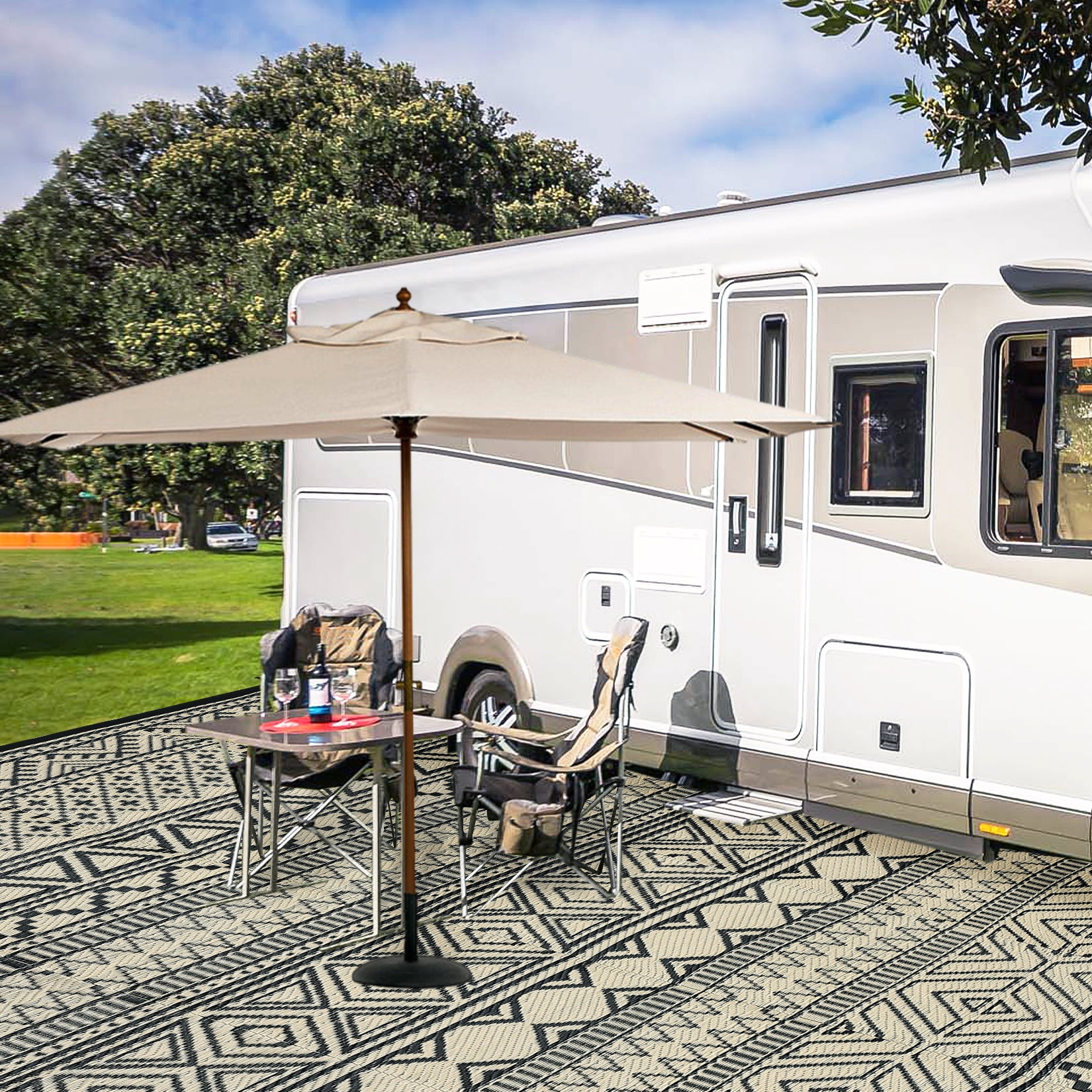 HOMERRY Geometric Outdoor Rug Straw Plastic Area Rug for Balcony Pool RV Waterproof Reversible Carpet, Brown/Black, 5'x 8'
