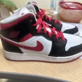 thumbnail image 3 of Ni - ke Air Jordan 1 Mid Very Berry Black White 554725-016 Size 6.5Y / Women Size 8, 3 of 5