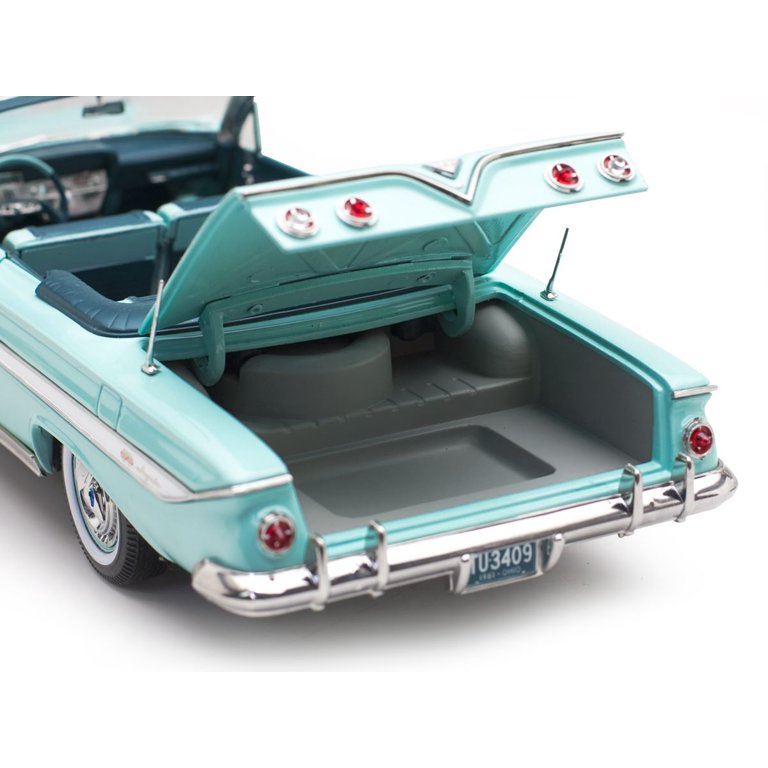 1961 Chevrolet Impala Open Convertible Seafoam Green 1/18 Diecast