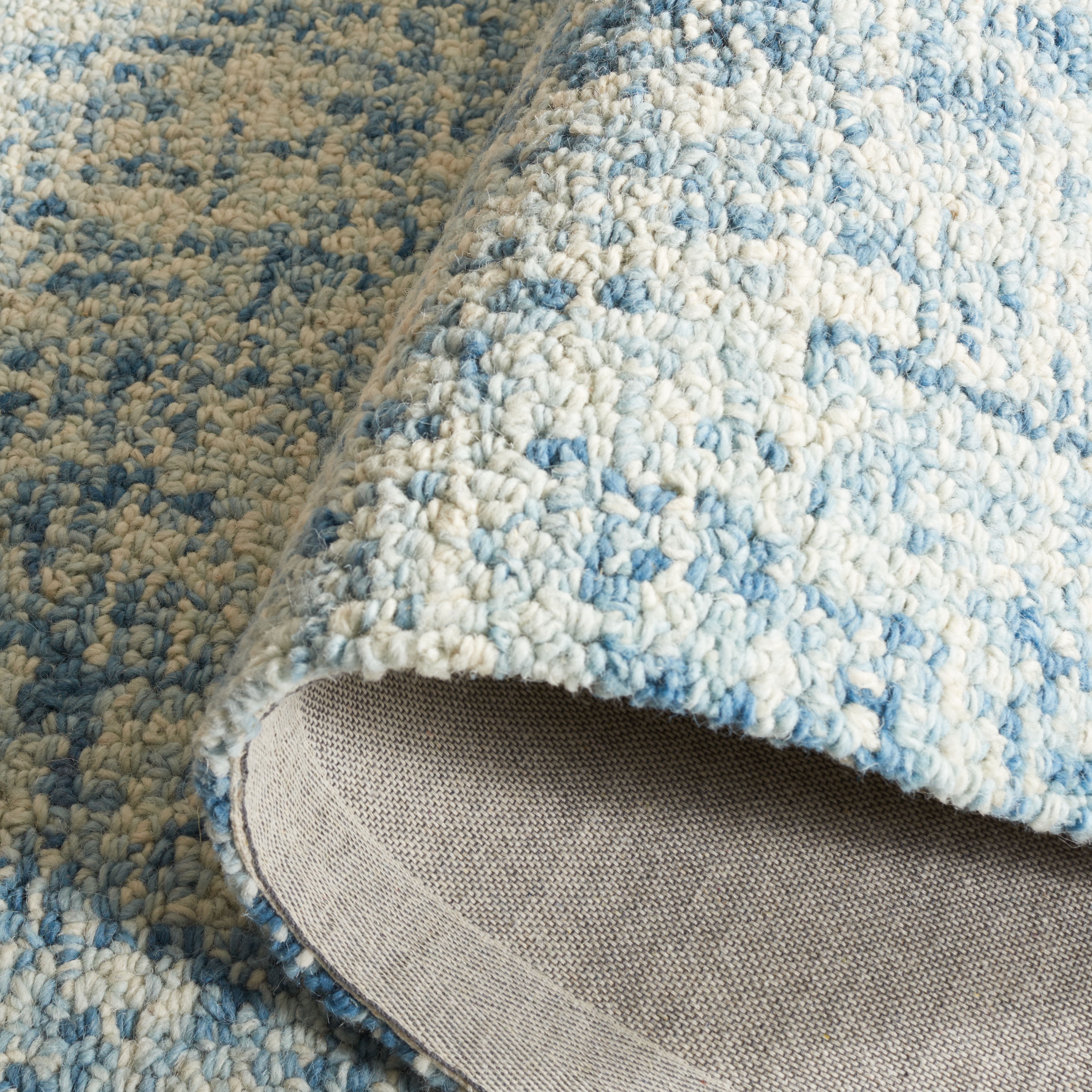 SAFAVIEH Abstract Ethelyn Solid Area Rug, Blue/Ivory, 6' x 6' Round